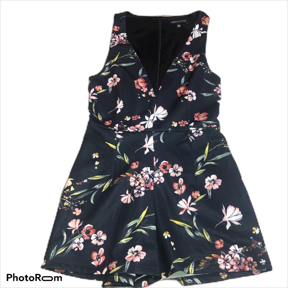 Kendall & Kylie XS Romper Floral Black